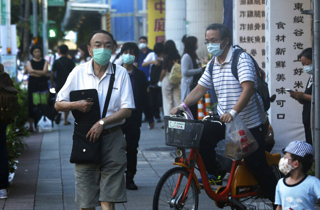APTOPIX Virus Outbreak Taiwan